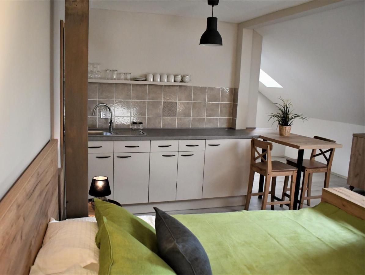 Vatus Apartmanhaz Vác Buitenkant foto