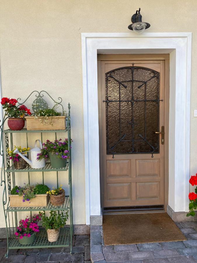 Vatus Apartmanhaz Vác Buitenkant foto