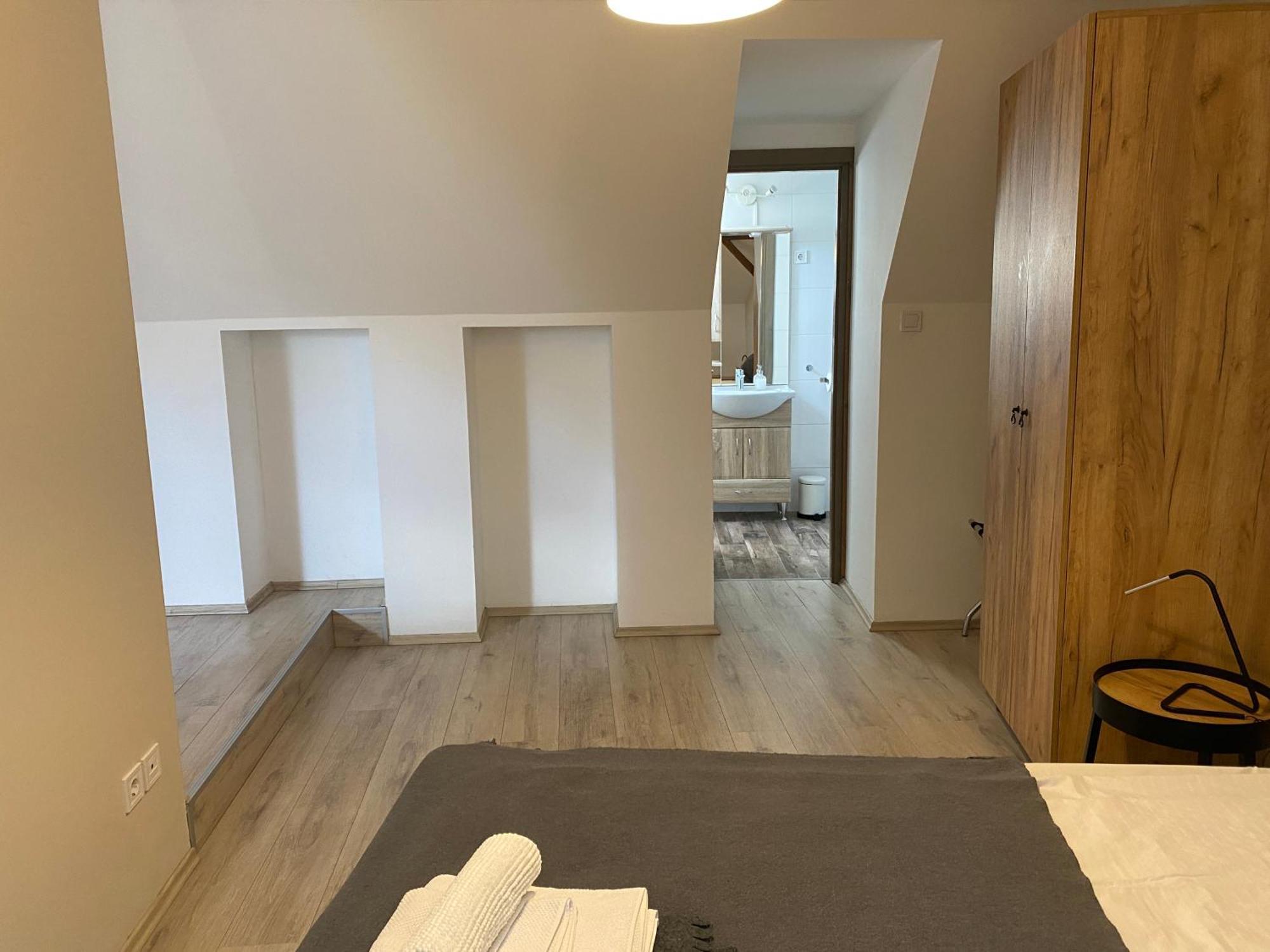 Vatus Apartmanhaz Vác Buitenkant foto