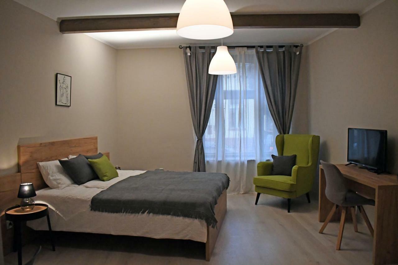 Vatus Apartmanhaz Vác Buitenkant foto