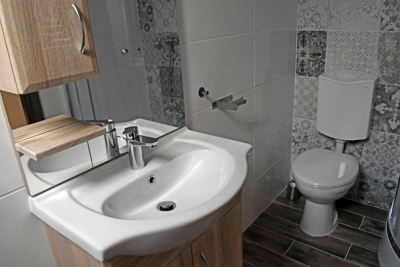 Vatus Apartmanhaz Vac Appartement Buitenkant foto