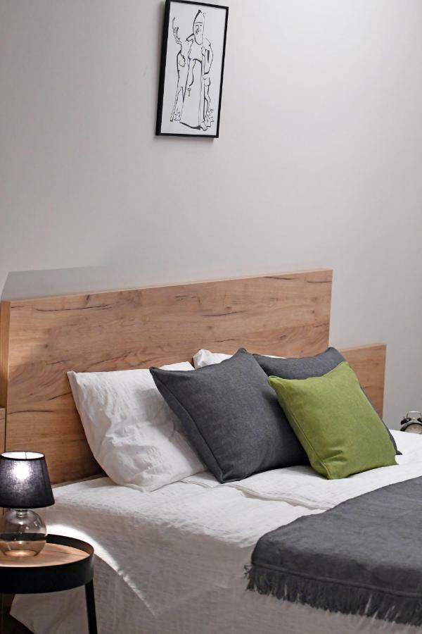 Vatus Apartmanhaz Vác Buitenkant foto