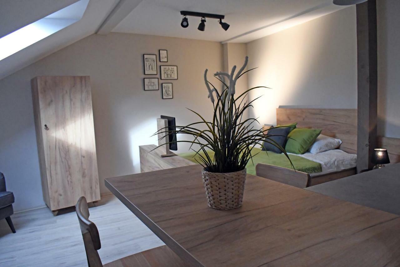 Vatus Apartmanhaz Vác Buitenkant foto